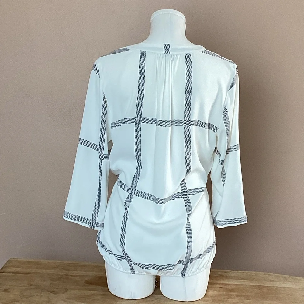 41 Hawthorn White and Black Boxy Blouse with Mandarin Collar - Picture 5 of 11